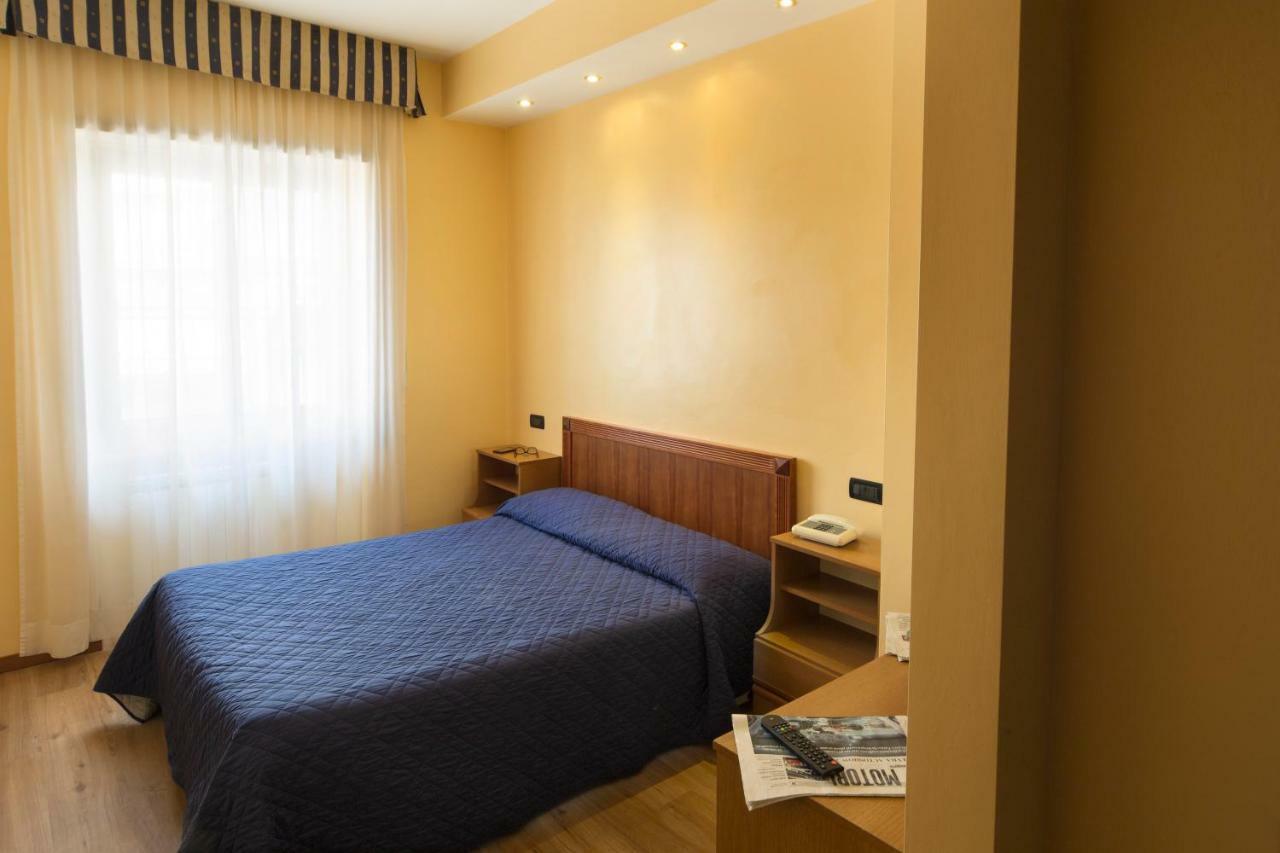 Hotel De Paris Terni Buitenkant foto