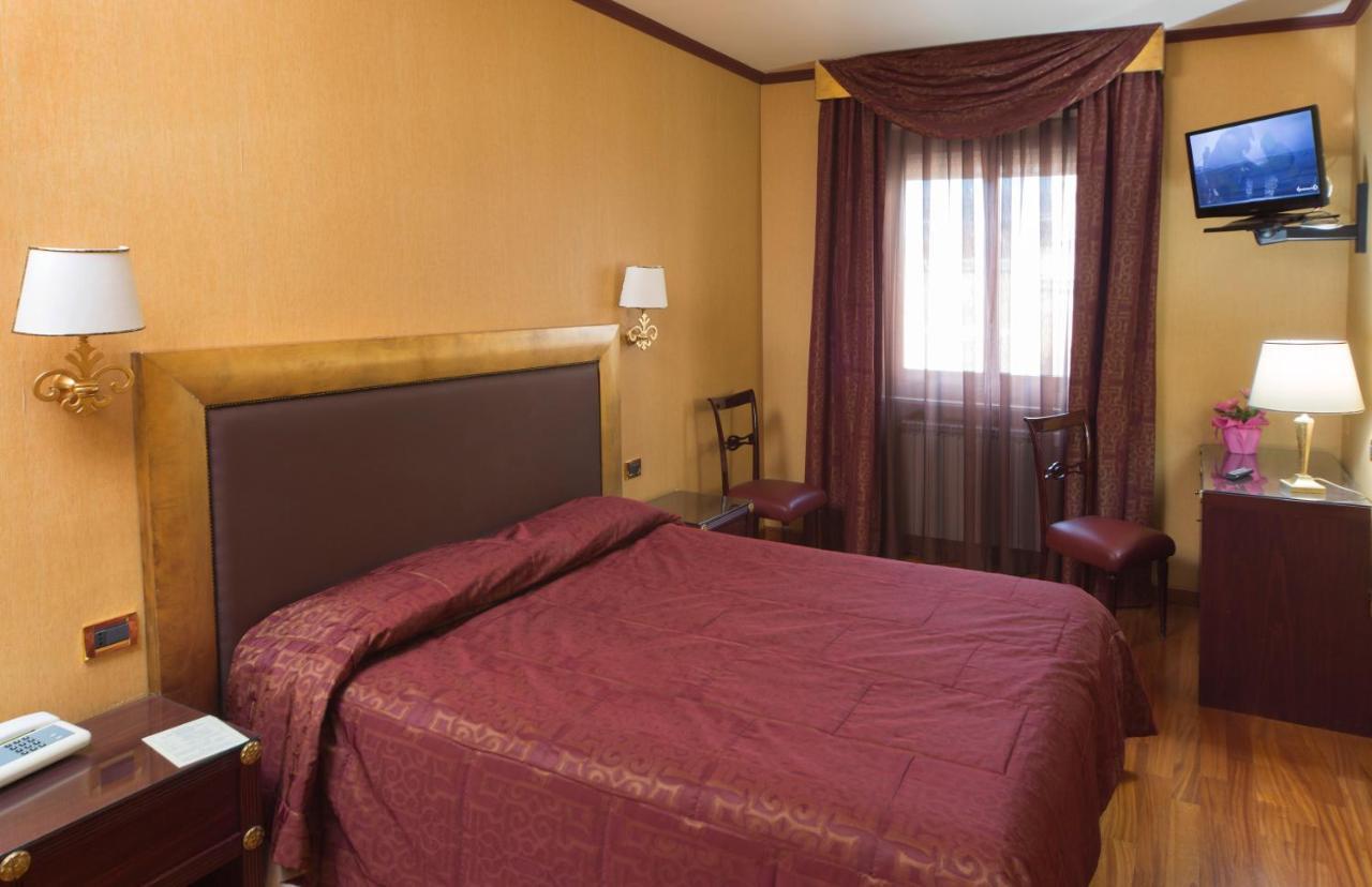 Hotel De Paris Terni Buitenkant foto